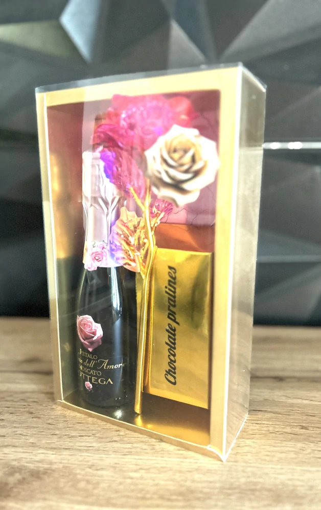 Zlatá kazeta BOTTEGA Rose