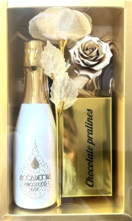 Zlatá kazeta BOTTEGA White